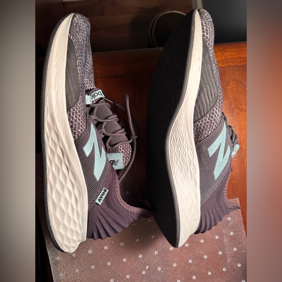 New Balance Shoes - Picture 3 of 4